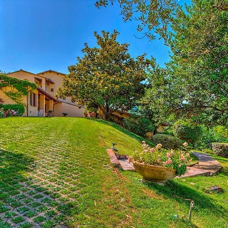 Casa Degli Oleandri 8, Emma