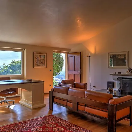 Villa Casa Degli Oleandri 8, Emma
